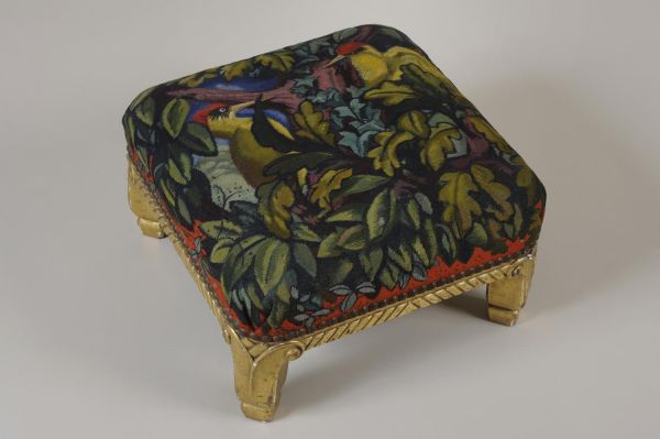 Meuble 26 Les sports
Tabouret de pieds